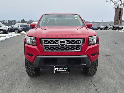 Used 2022 Nissan Frontier SV image 2