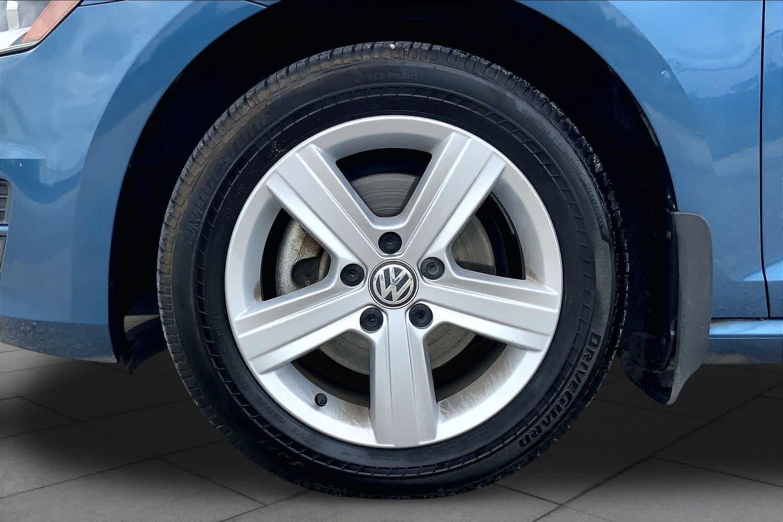 Used 2017 Volkswagen Golf Wolfsburg Edition FWD image 11