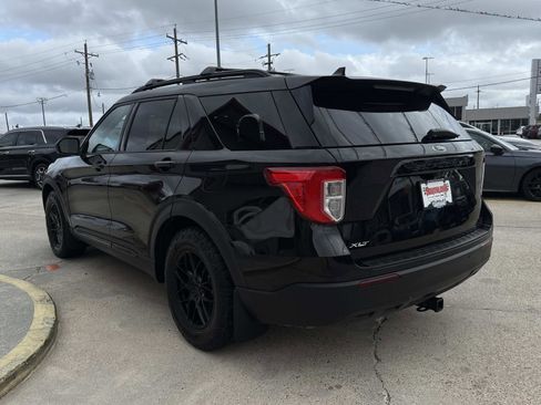 Used 2021 Ford Explorer XLT image 5