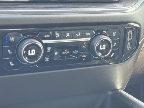 Used 2024 Chevrolet Silverado 3500 LTZ w/ LTZ Convenience Package AWD/4WD image 25