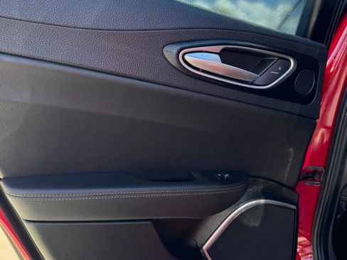 Used 2019 Alfa Romeo Giulia w/ Nero Edizione image 31