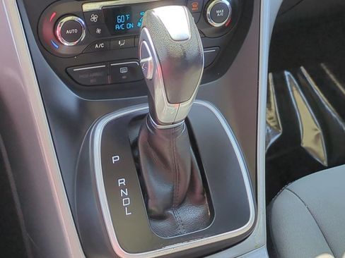 Used 2015 Ford C-MAX SE w/ Equipment Group 203A FWD image 24