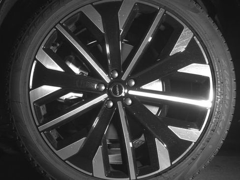 New 2026 Volvo XC90 B6 Plus w/ Protection Package Premier image 41