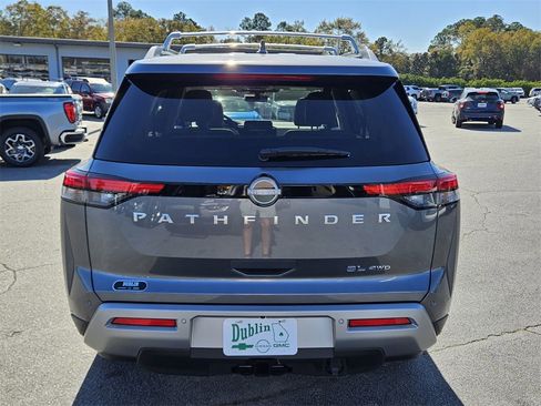 New 2025 Nissan Pathfinder SL w/ SL Premium Package image 9