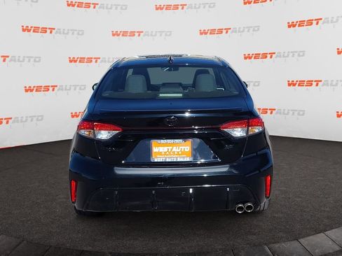 Used 2023 Toyota Corolla SE w/ SE Premium Package FWD image 4
