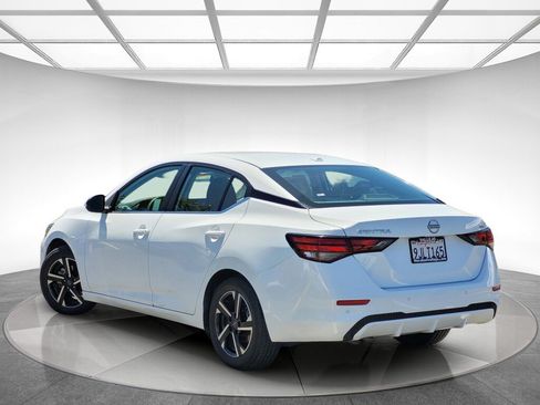 Used 2024 Nissan Sentra SV FWD image 5