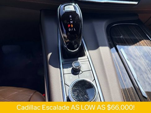 Used 2022 Cadillac Escalade Premium Luxury AWD/4WD image 14