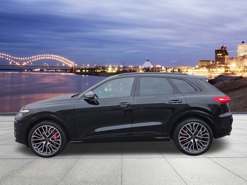New 2025 Audi SQ5 Prestige image 2