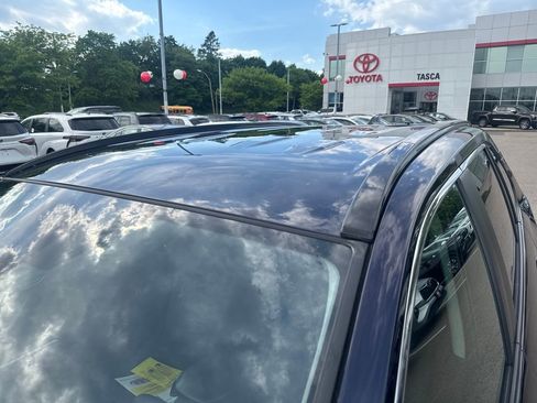 Used 2025 Toyota RAV4 XLE AWD/4WD image 44
