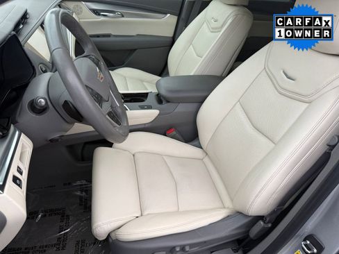 Used 2017 Cadillac XT5 Luxury w/ Driver Awareness Package image 25