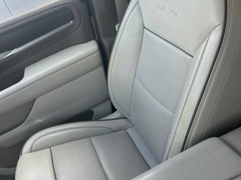 Used 2024 GMC Yukon Denali RWD image 7