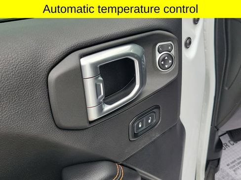 Used 2023 Jeep Gladiator Mojave w/ LED Lighting Group AWD/4WD image 19