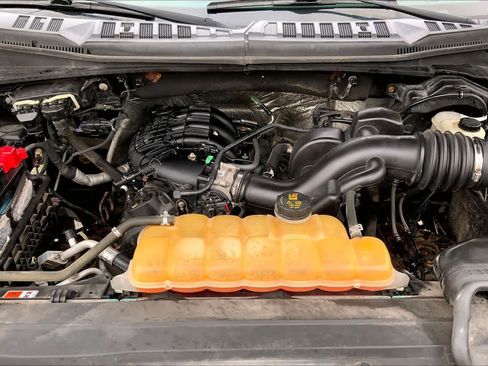 Used 2015 Ford F150 XLT w/ Equipment Group 302A Luxury AWD/4WD image 32