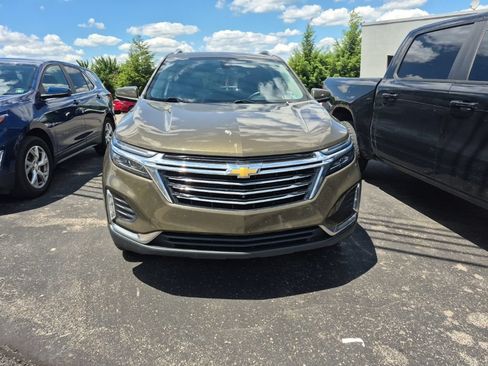 Used 2023 Chevrolet Equinox Premier AWD/4WD image 2