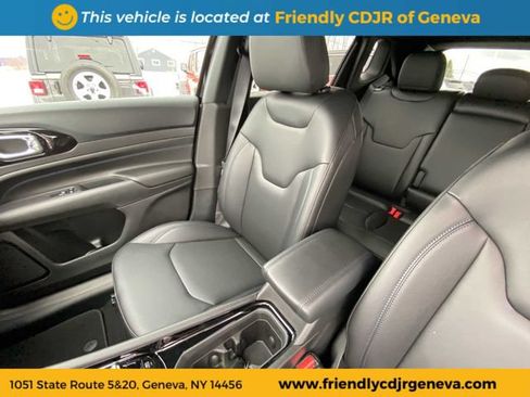 Used 2026 Jeep Compass Limited AWD/4WD image 11