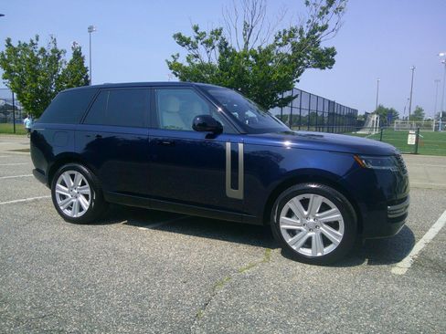 Used 2023 Land Rover Range Rover SE AWD/4WD image 14