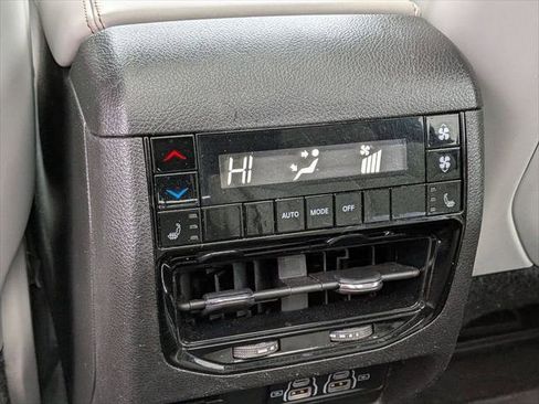 Certified 2023 Jeep Grand Cherokee L Overland AWD/4WD image 29