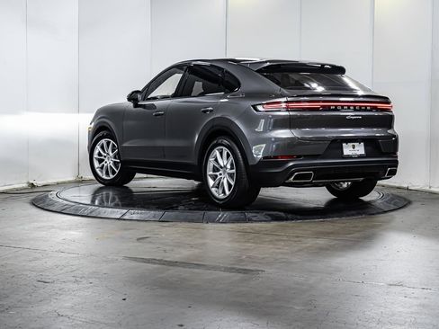 Used 2024 Porsche Cayenne image 3