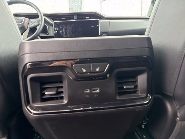 Used 2024 GMC Sierra 1500 AT4 w/ Technology Package AWD/4WD image 18