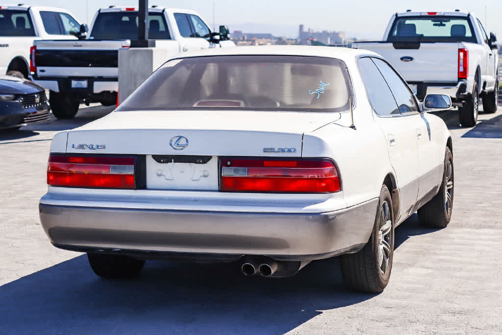 Used 1995 Lexus ES 330 w/ Leather Trim Pkg FWD image 4