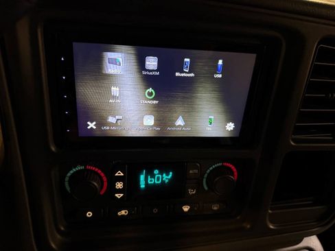 Used 2006 Chevrolet Silverado 2500 LT w/ Heavy-Duty Power Package AWD/4WD image 44