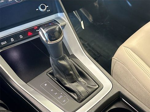 Certified 2021 Audi Q3 2.0T Premium w/ Convenience Package AWD/4WD image 16