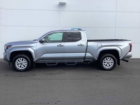 Used 2024 Toyota Tacoma SR5 image 2