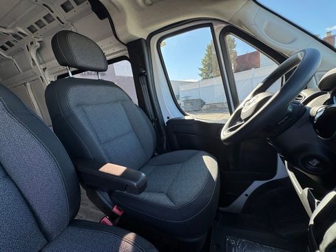 Used 2025 RAM ProMaster 3500 w/ Crew Van Package image 21
