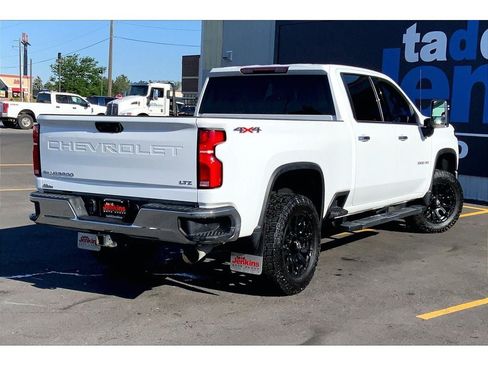 Used 2024 Chevrolet Silverado 3500 LTZ AWD/4WD image 15