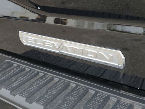 New 2025 GMC Sierra 1500 Elevation image 7