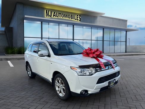 Used 2014 Mitsubishi Outlander GT image 1