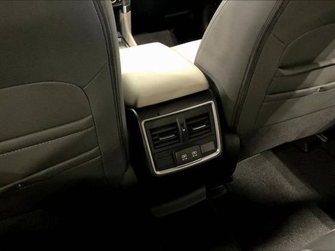 Used 2020 Subaru Forester Premium image 34