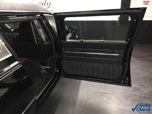 Used 2011 Cadillac DTS Base image 31