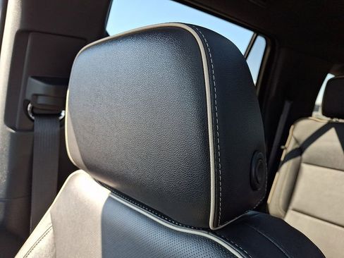 Used 2024 Chevrolet Tahoe Premier w/ Premium Package 2 image 18