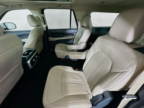 Used 2024 Ford Expedition Max Limited image 30