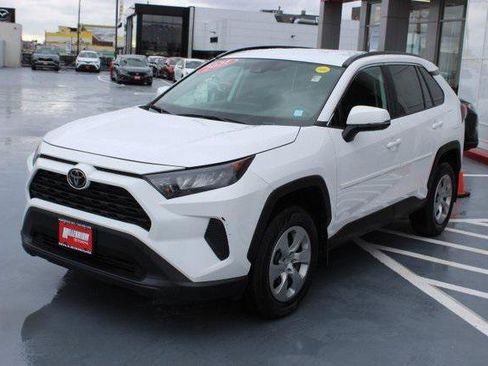 Certified 2021 Toyota RAV4 LE AWD/4WD image 3