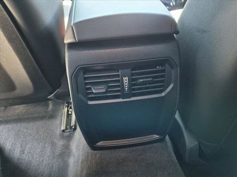 Used 2025 BMW 230i Coupe w/ M Sport Package RWD image 18