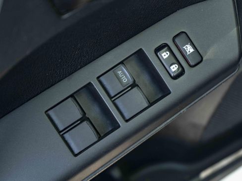 Used 2016 Toyota RAV4 LE FWD image 35