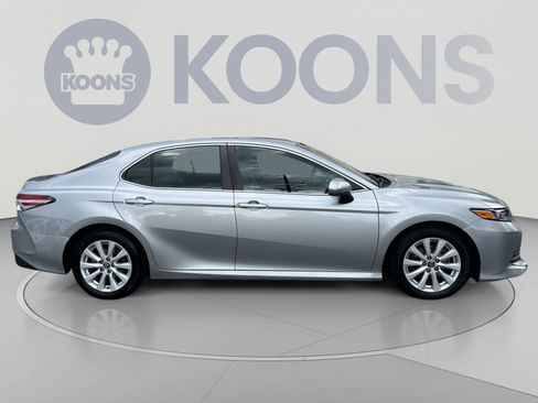 Used 2018 Toyota Camry LE FWD image 8
