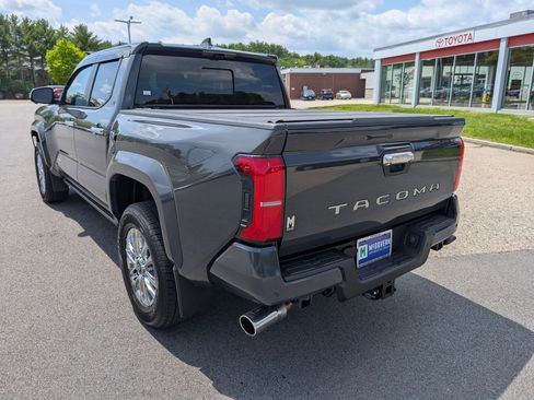Used 2025 Toyota Tacoma Limited AWD/4WD image 3
