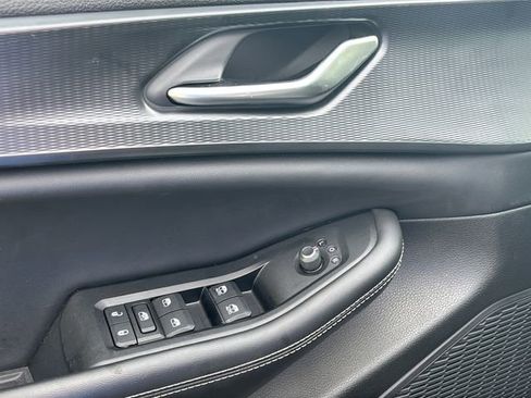 Used 2023 Jeep Grand Cherokee Altitude image 12