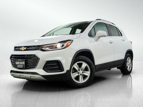 Used 2020 Chevrolet Trax LT w/ LT Convenience Package AWD/4WD image 1