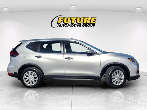 Used 2020 Nissan Rogue S image 3