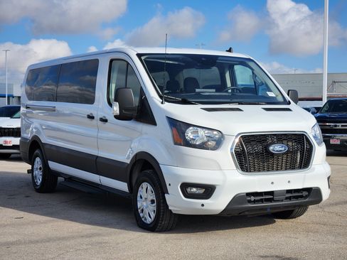 Used 2025 Ford Transit 350 XLT RWD image 3