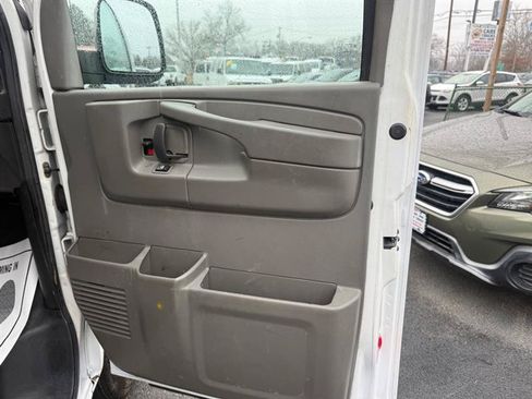 Used 2013 GMC Savana 2500 RWD image 36