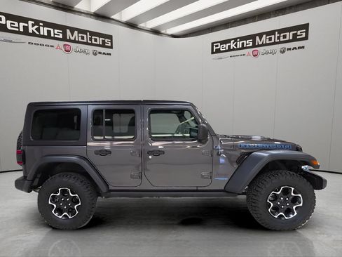 Used 2022 Jeep Wrangler Unlimited Rubicon 4xe w/ Dual Top Group AWD/4WD image 6