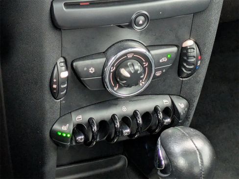 Used 2011 MINI Cooper Hardtop image 25