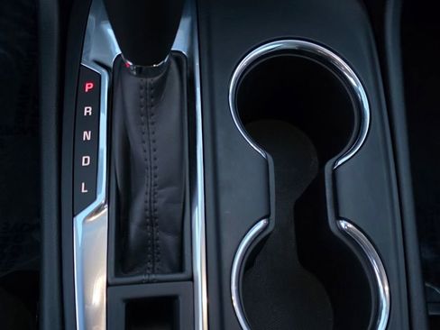 Used 2019 Chevrolet Equinox LT image 16