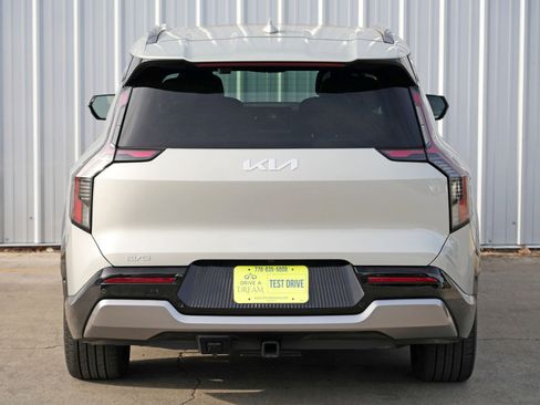 Used 2024 Kia EV9 Land image 51