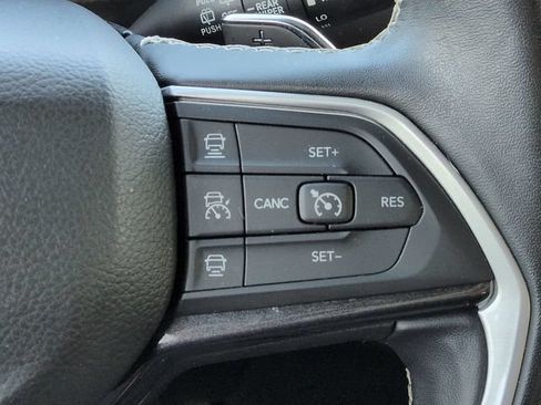 Certified 2022 Jeep Grand Cherokee L Laredo RWD image 32